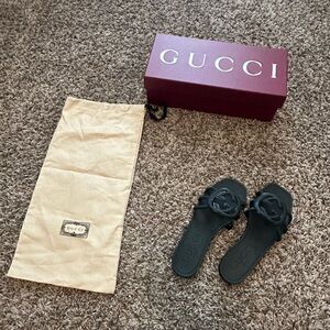 Gucci Women's Interlocking G slide sandal